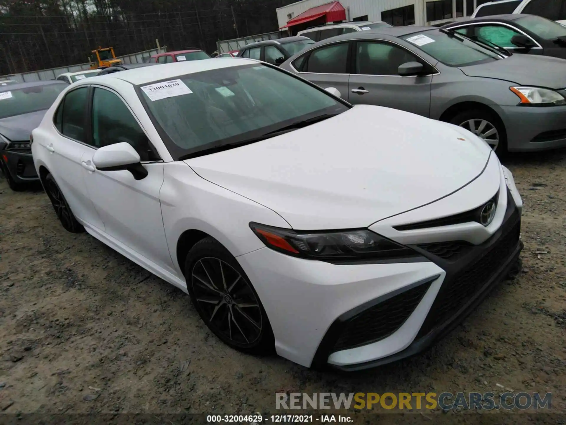 1 Photograph of a damaged car 4T1G11AKXMU438665 TOYOTA CAMRY 2021