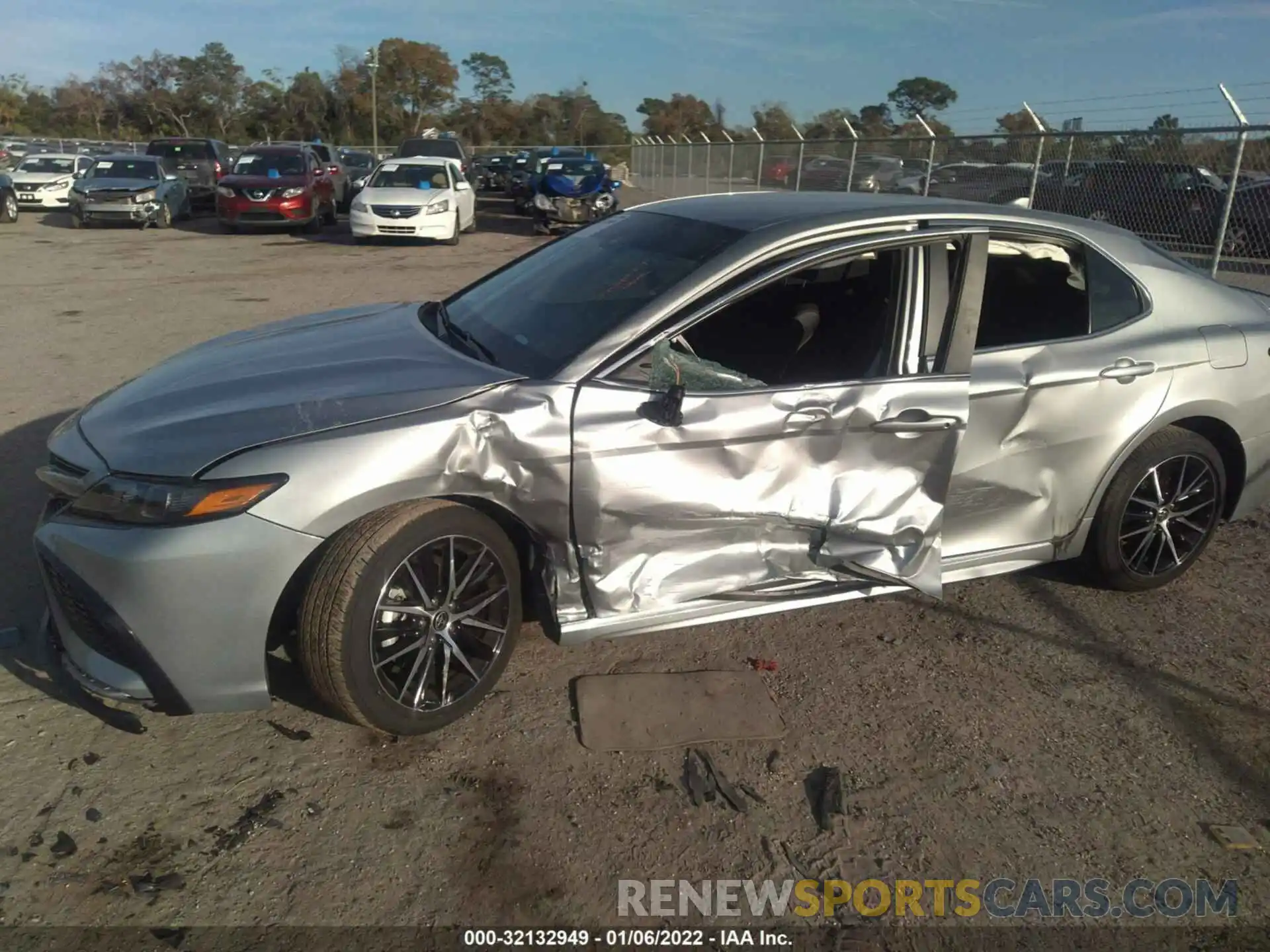 6 Photograph of a damaged car 4T1G11AKXMU439881 TOYOTA CAMRY 2021