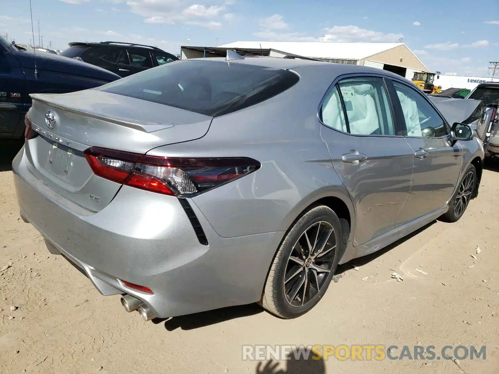 4 Photograph of a damaged car 4T1G11AKXMU443817 TOYOTA CAMRY 2021