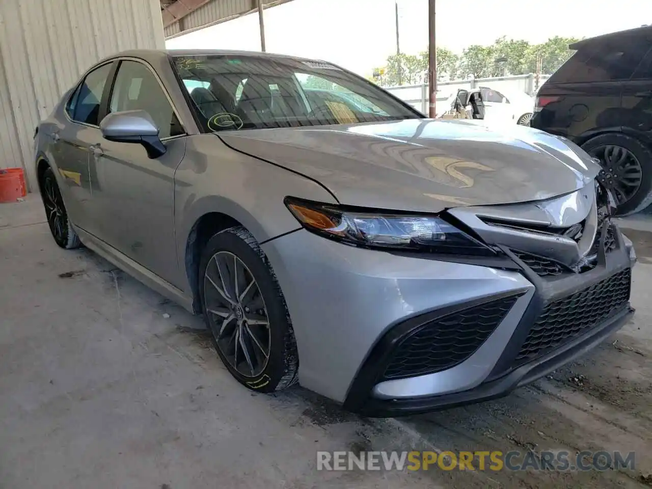 1 Photograph of a damaged car 4T1G11AKXMU450931 TOYOTA CAMRY 2021