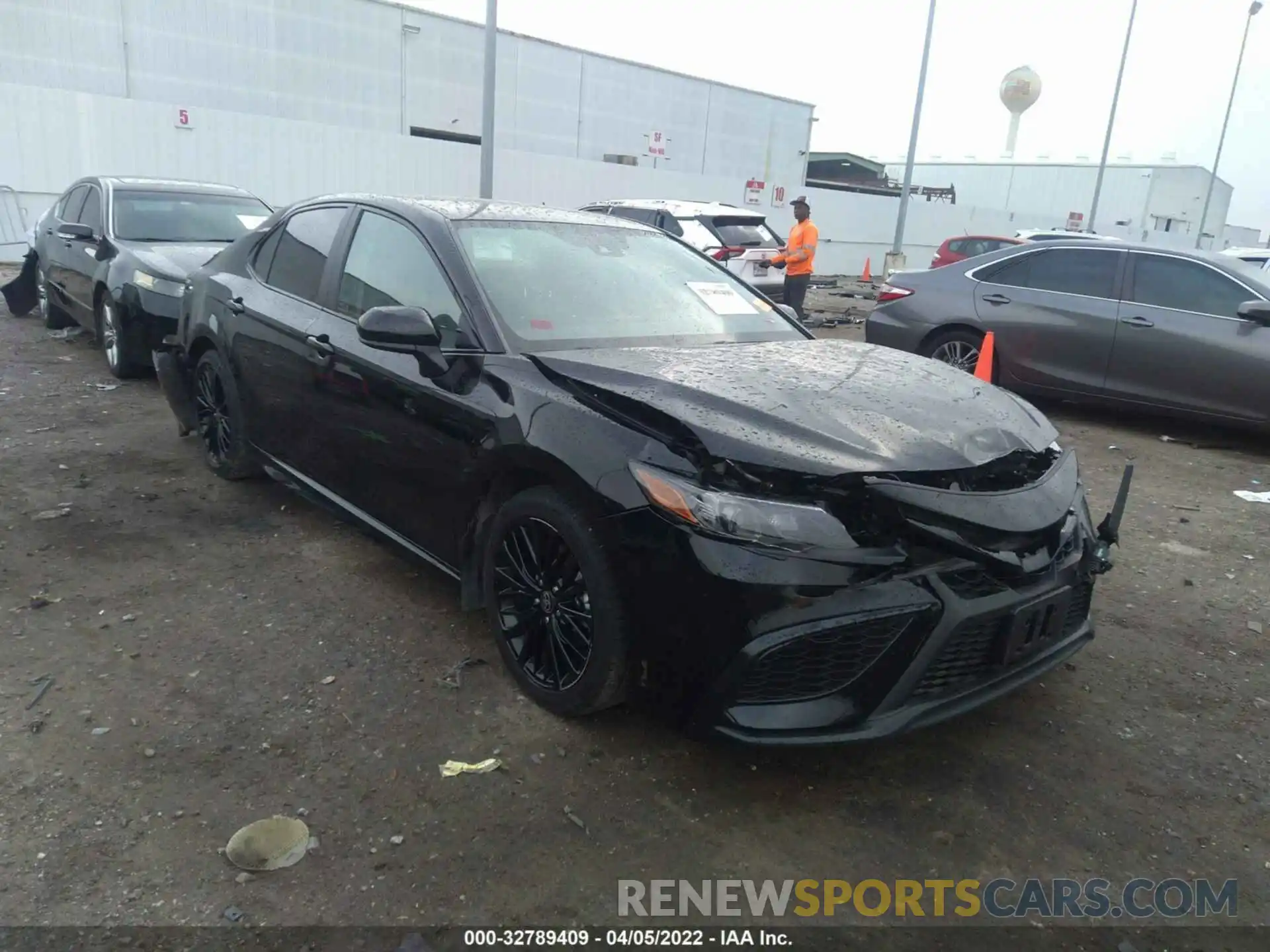 1 Photograph of a damaged car 4T1G11AKXMU452601 TOYOTA CAMRY 2021