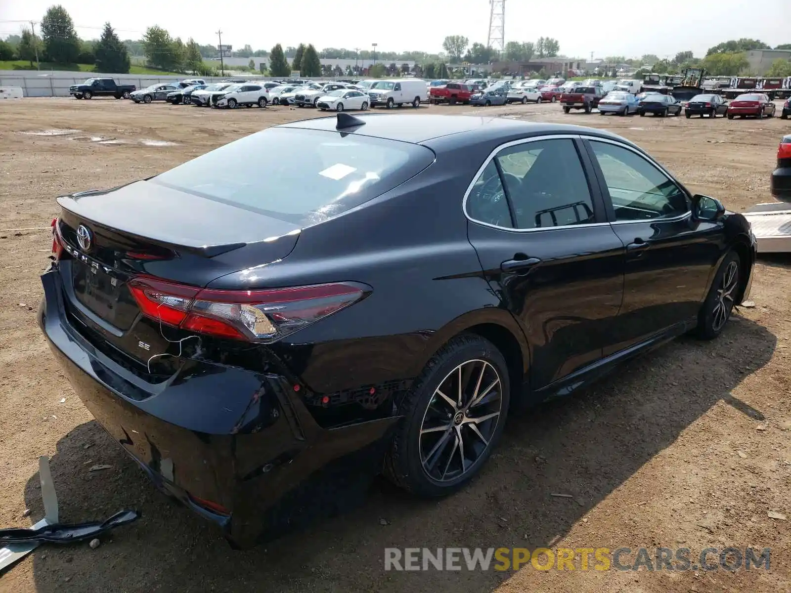 4 Photograph of a damaged car 4T1G11AKXMU454266 TOYOTA CAMRY 2021