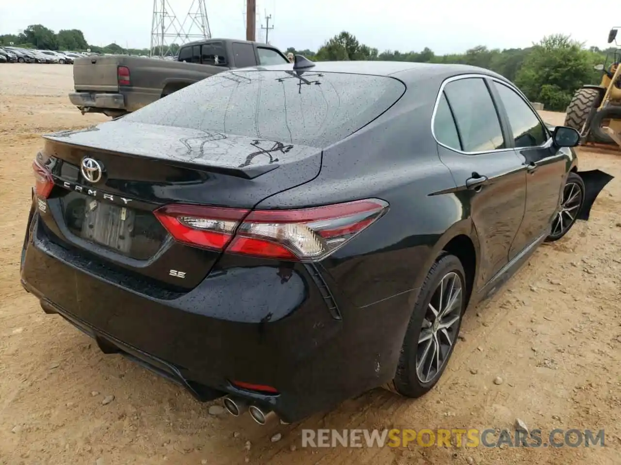 4 Photograph of a damaged car 4T1G11AKXMU455546 TOYOTA CAMRY 2021