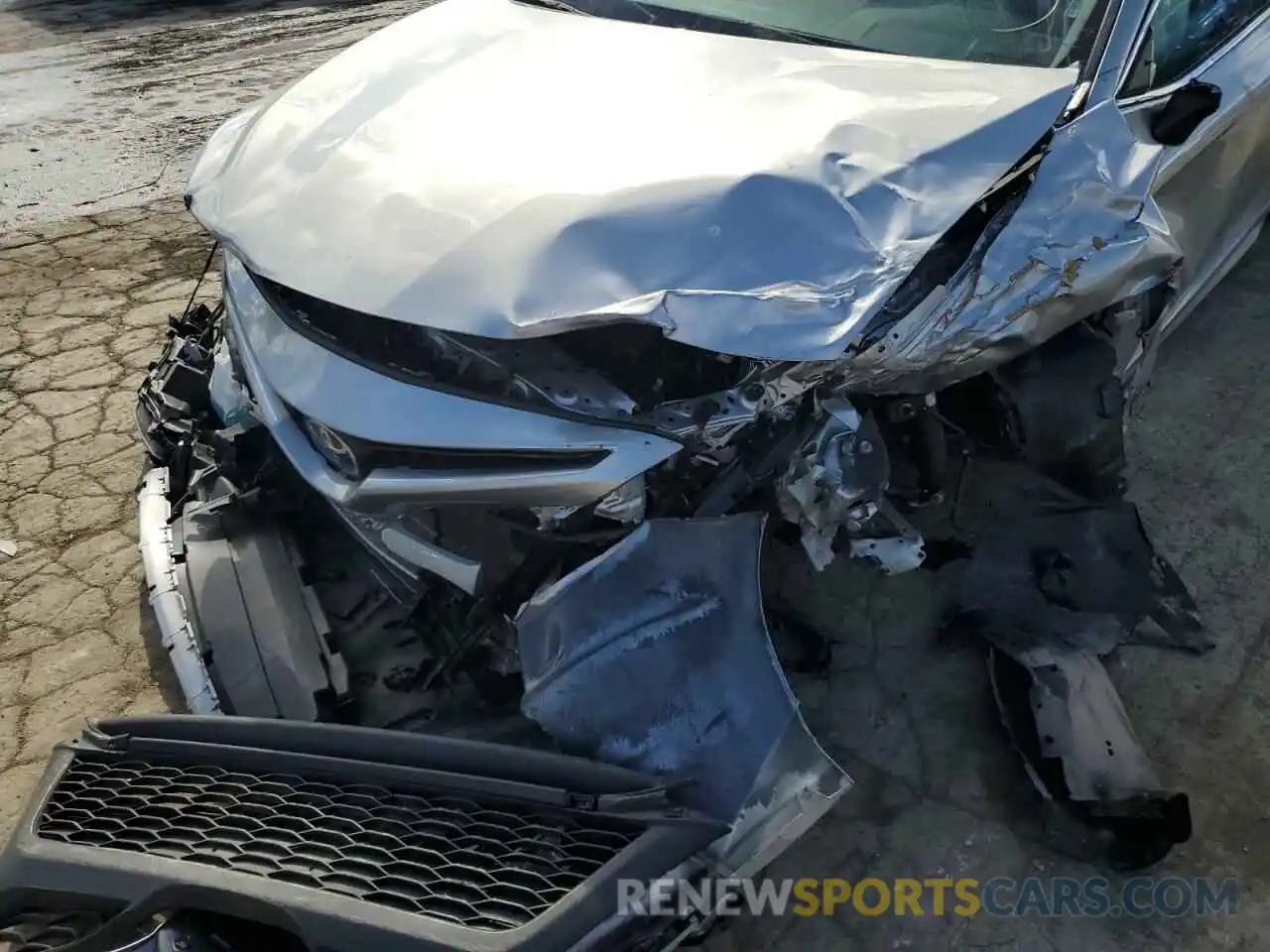 9 Photograph of a damaged car 4T1G11AKXMU464585 TOYOTA CAMRY 2021