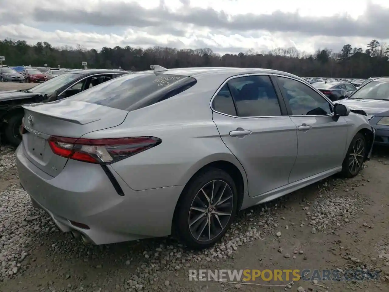 4 Photograph of a damaged car 4T1G11AKXMU474520 TOYOTA CAMRY 2021