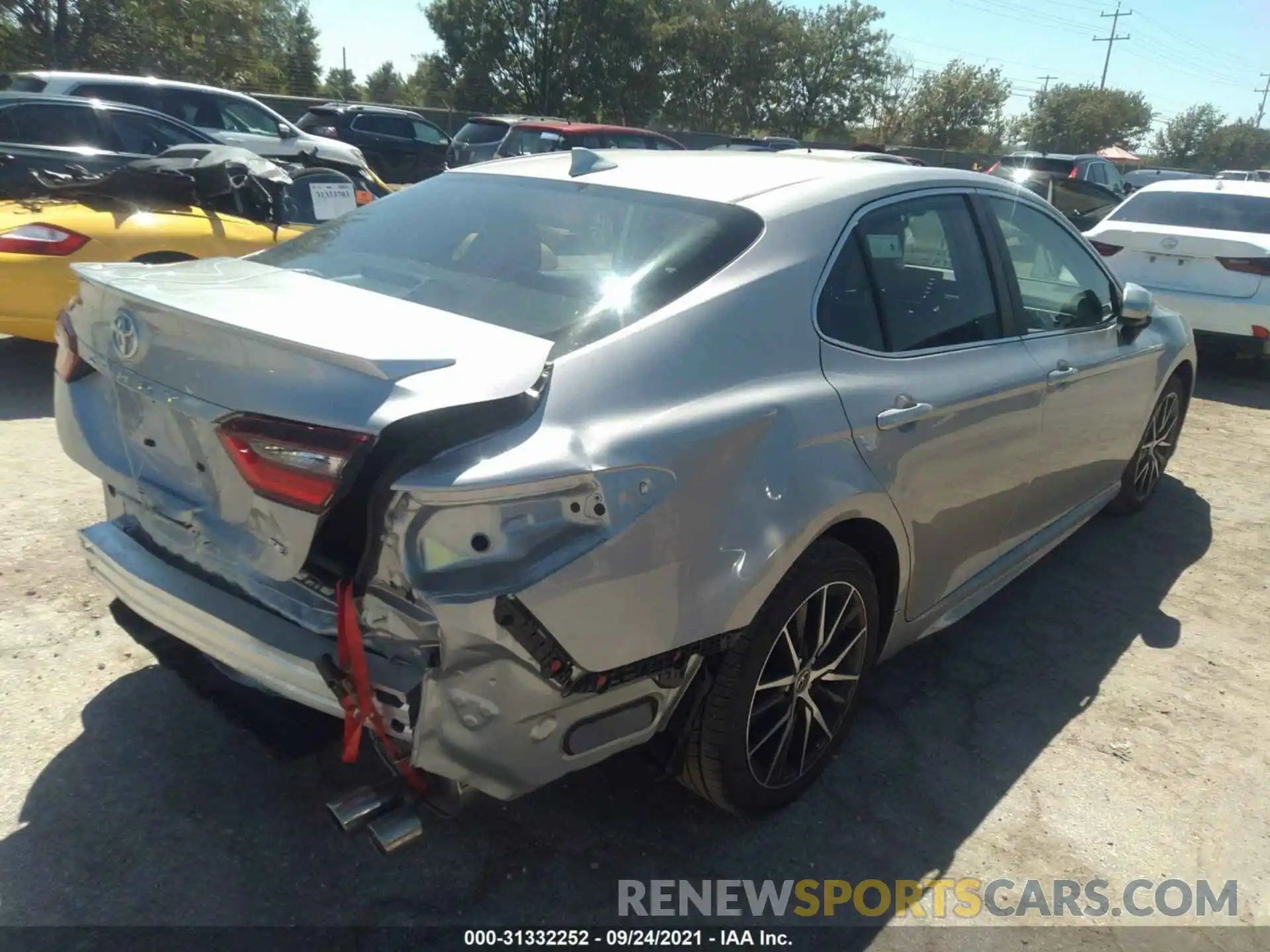 4 Photograph of a damaged car 4T1G11AKXMU474789 TOYOTA CAMRY 2021