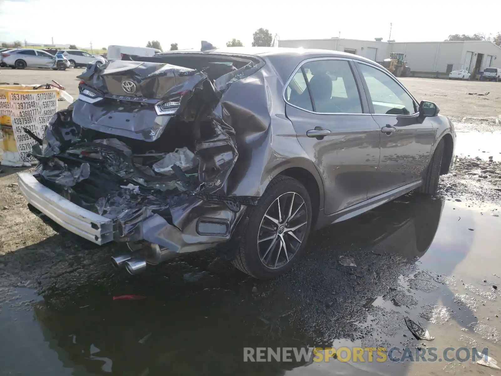 4 Photograph of a damaged car 4T1G11AKXMU481015 TOYOTA CAMRY 2021