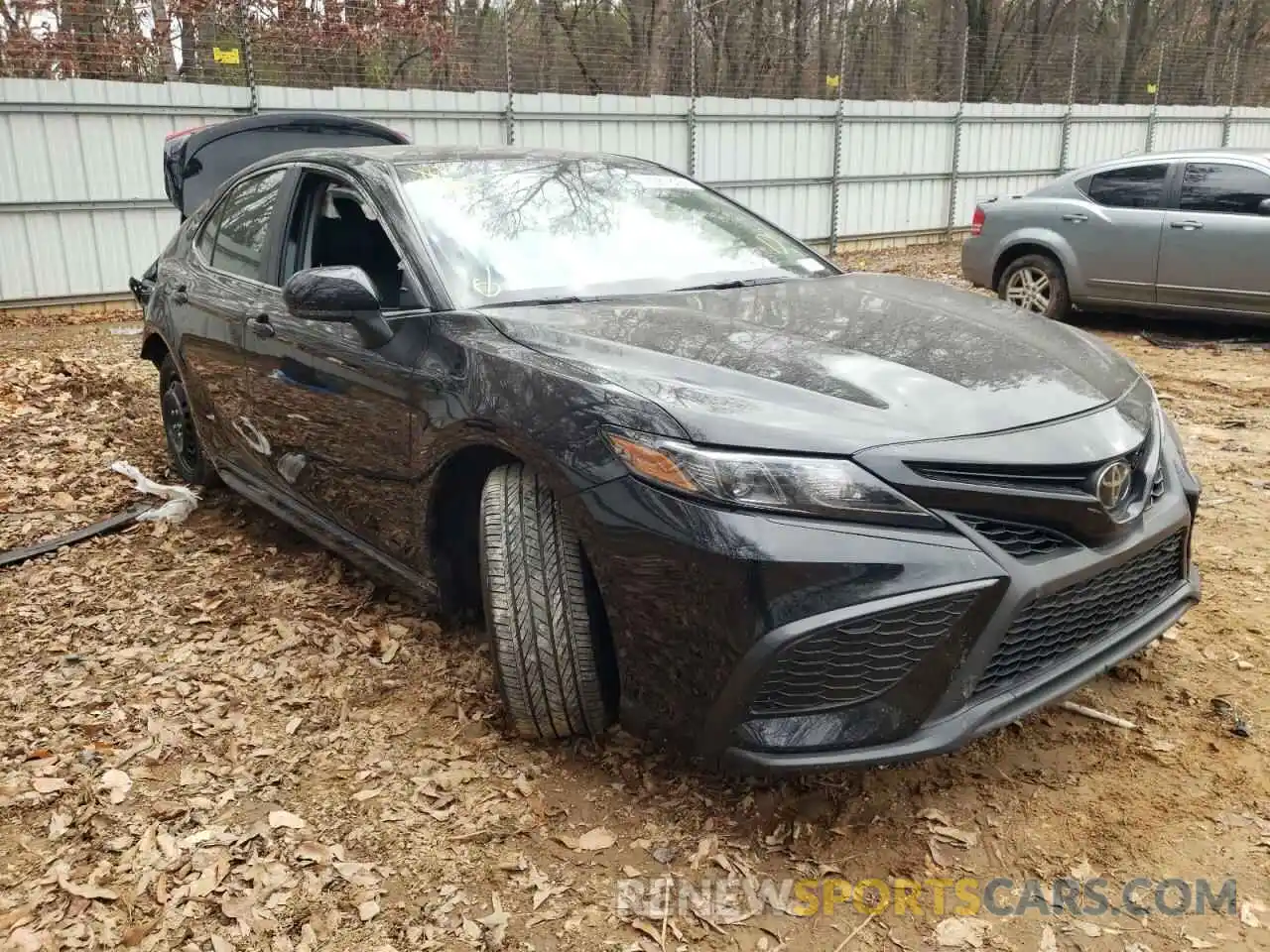 1 Photograph of a damaged car 4T1G11AKXMU484223 TOYOTA CAMRY 2021