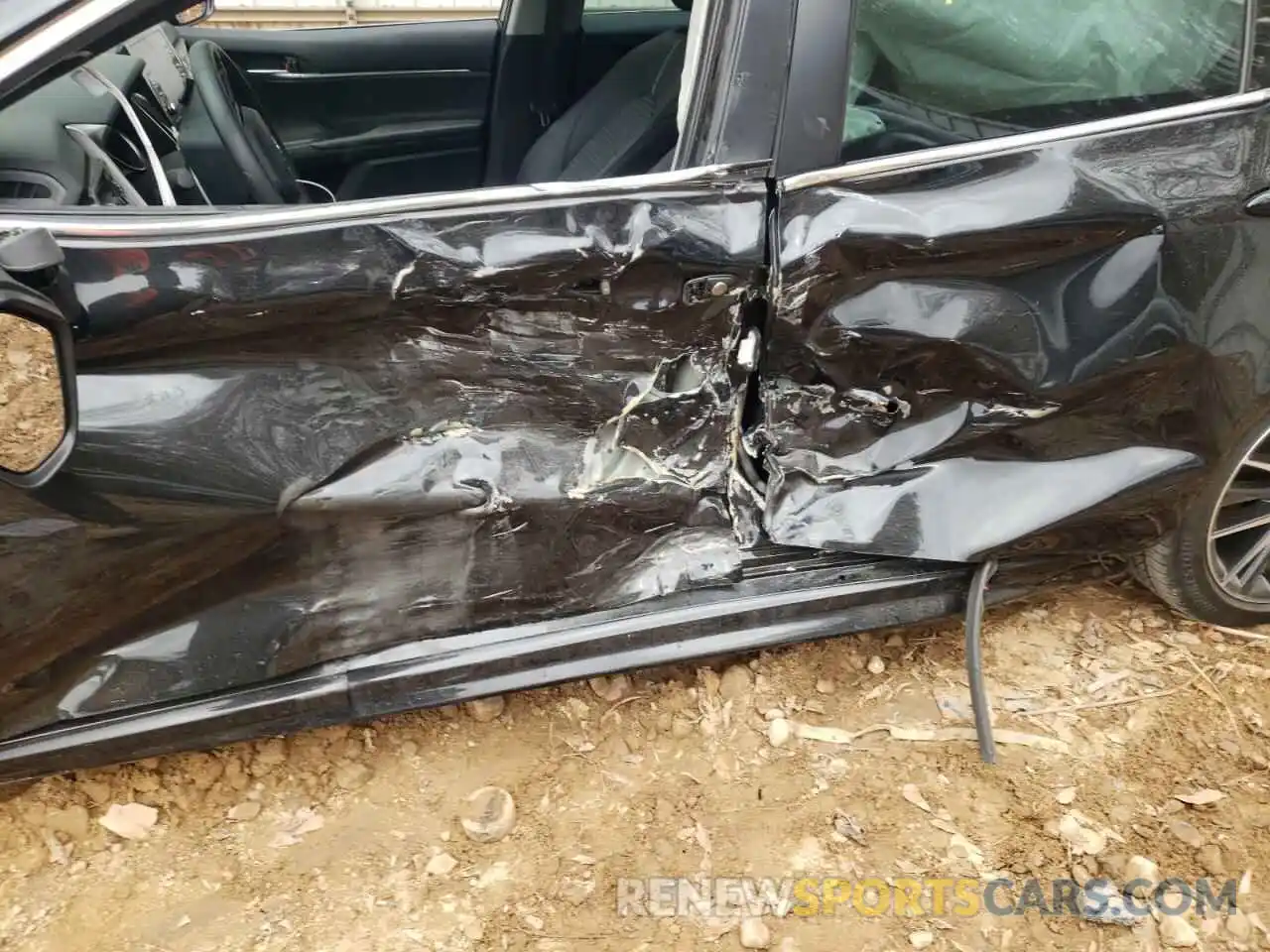 10 Photograph of a damaged car 4T1G11AKXMU484223 TOYOTA CAMRY 2021