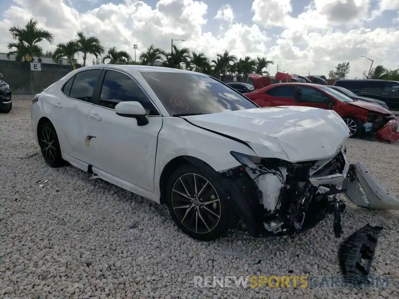 1 Photograph of a damaged car 4T1G11AKXMU489230 TOYOTA CAMRY 2021