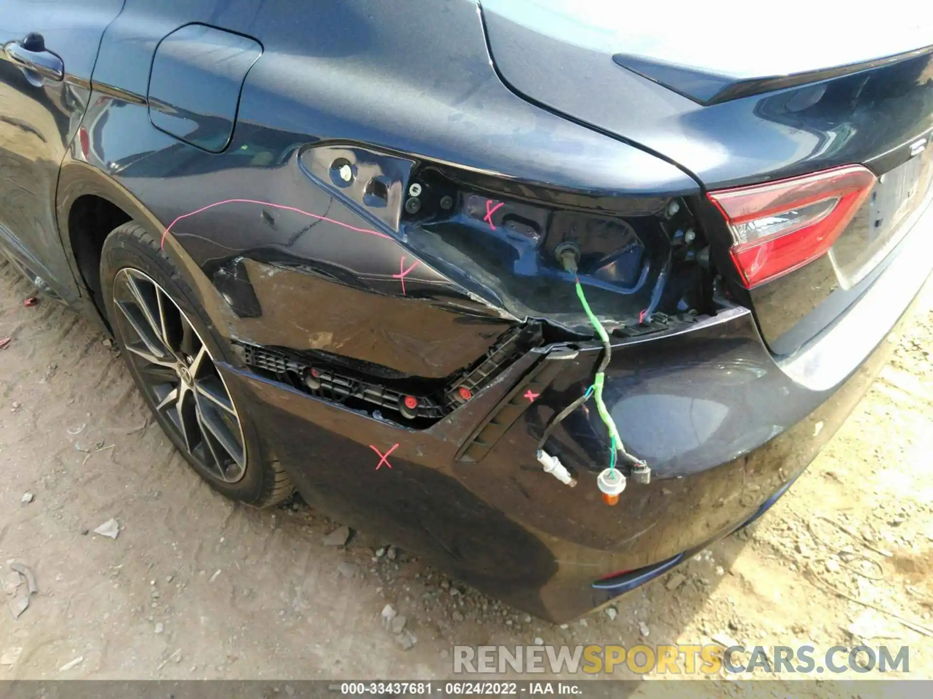 6 Photograph of a damaged car 4T1G11AKXMU512313 TOYOTA CAMRY 2021