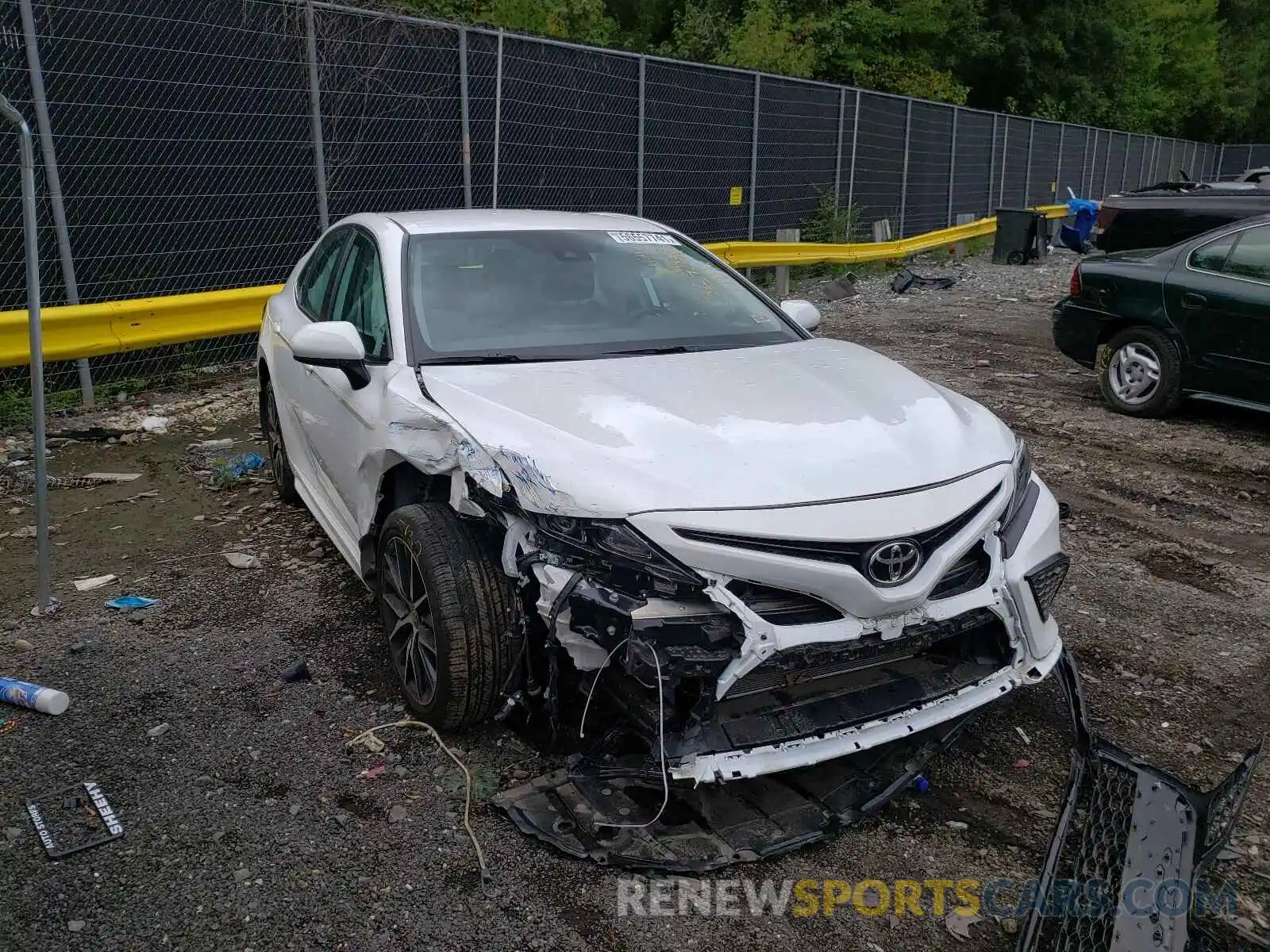 1 Photograph of a damaged car 4T1G11AKXMU513543 TOYOTA CAMRY 2021