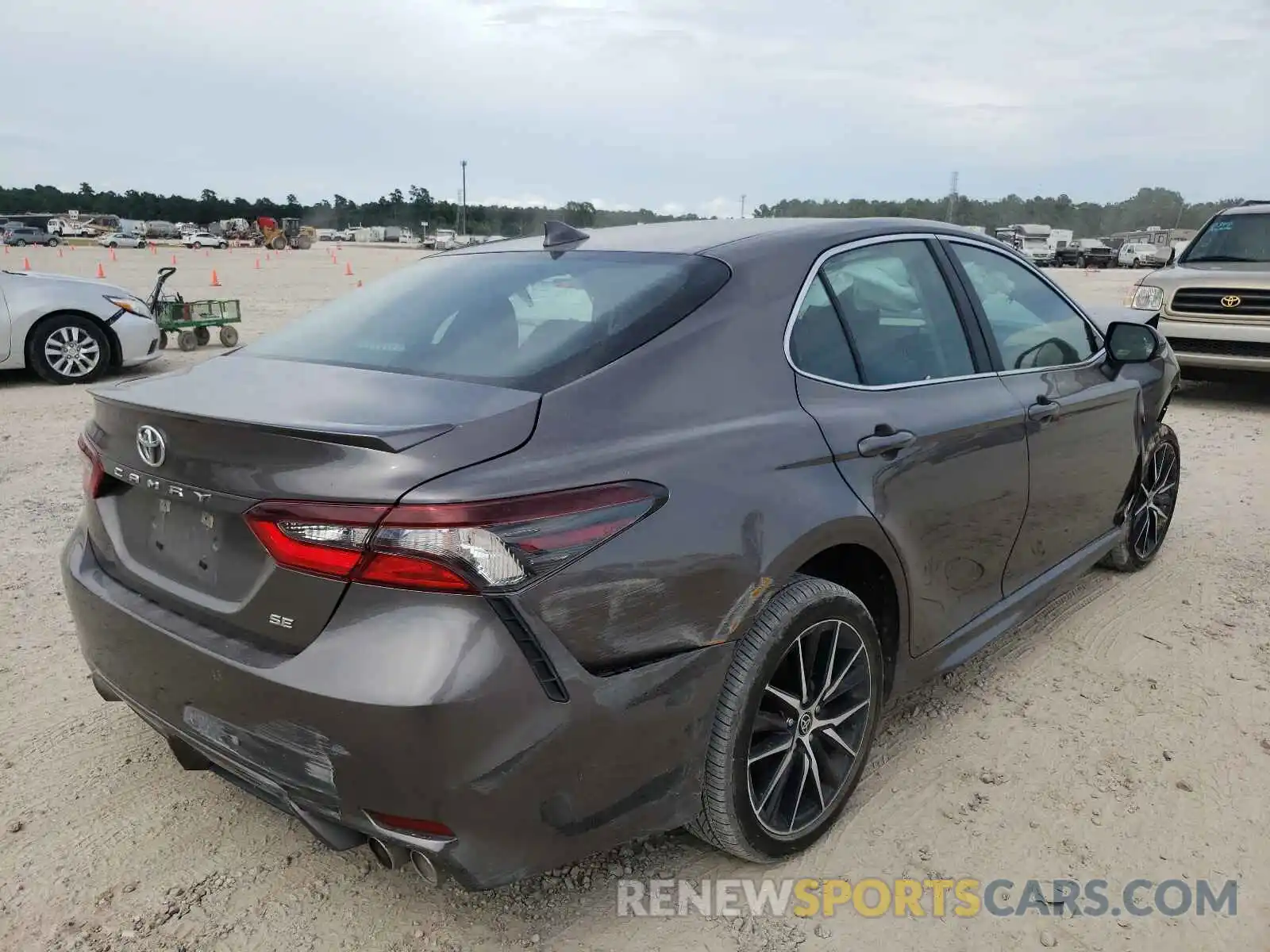 4 Photograph of a damaged car 4T1G11AKXMU516314 TOYOTA CAMRY 2021