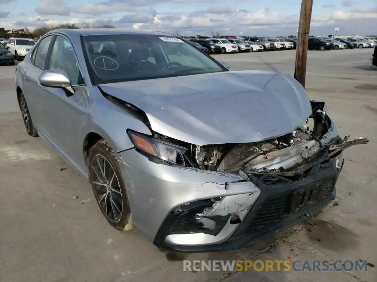 1 Photograph of a damaged car 4T1G11AKXMU516331 TOYOTA CAMRY 2021