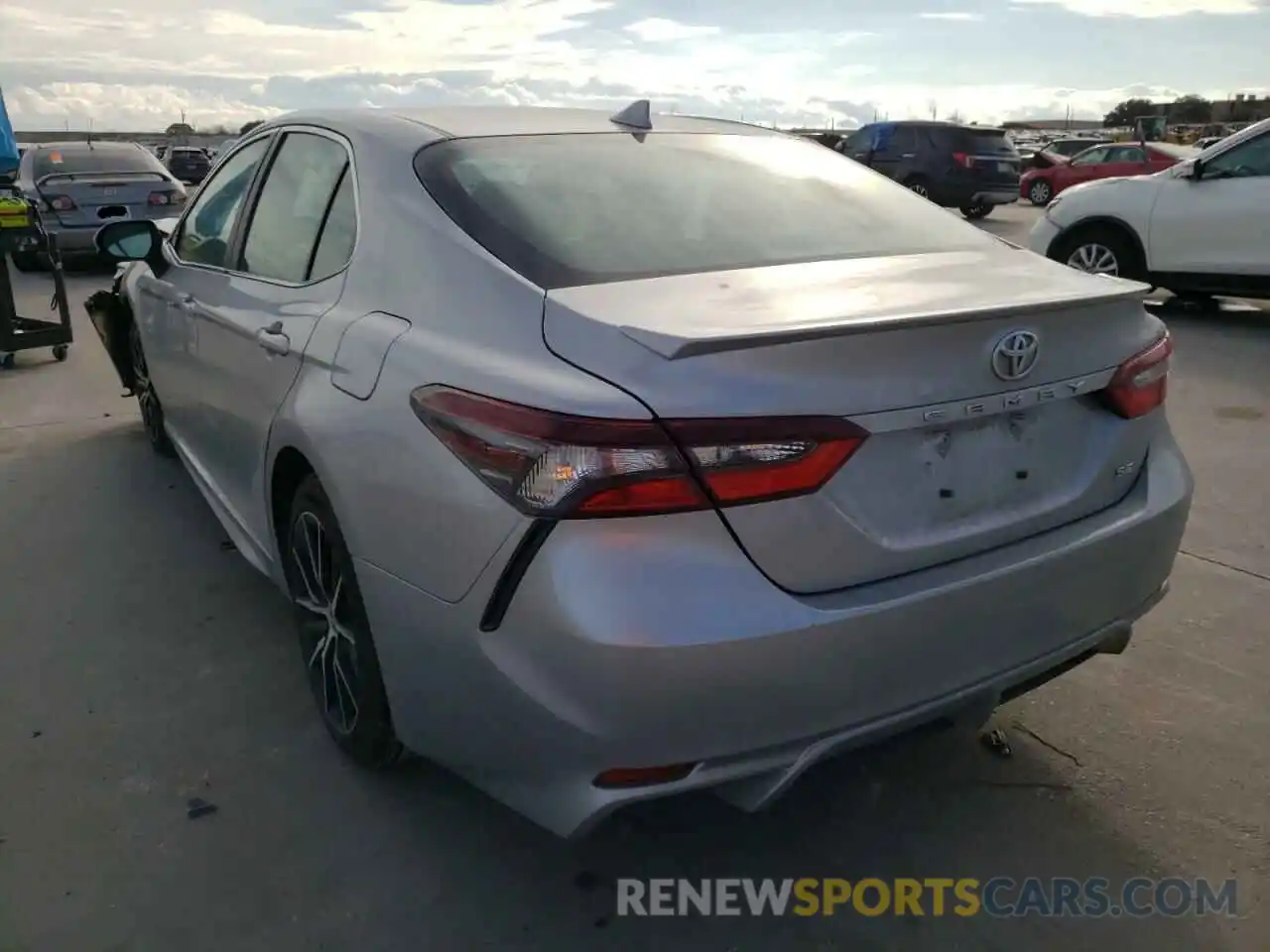 3 Photograph of a damaged car 4T1G11AKXMU516331 TOYOTA CAMRY 2021