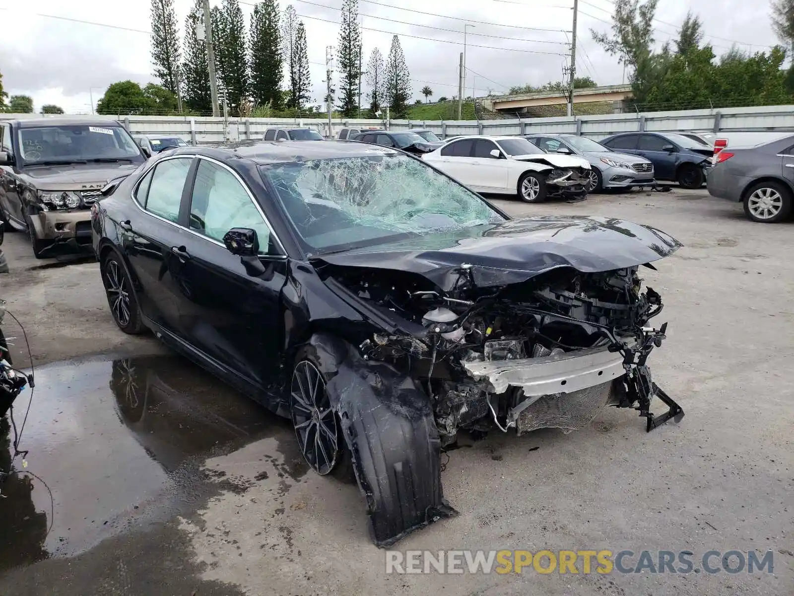 1 Photograph of a damaged car 4T1G11AKXMU517639 TOYOTA CAMRY 2021