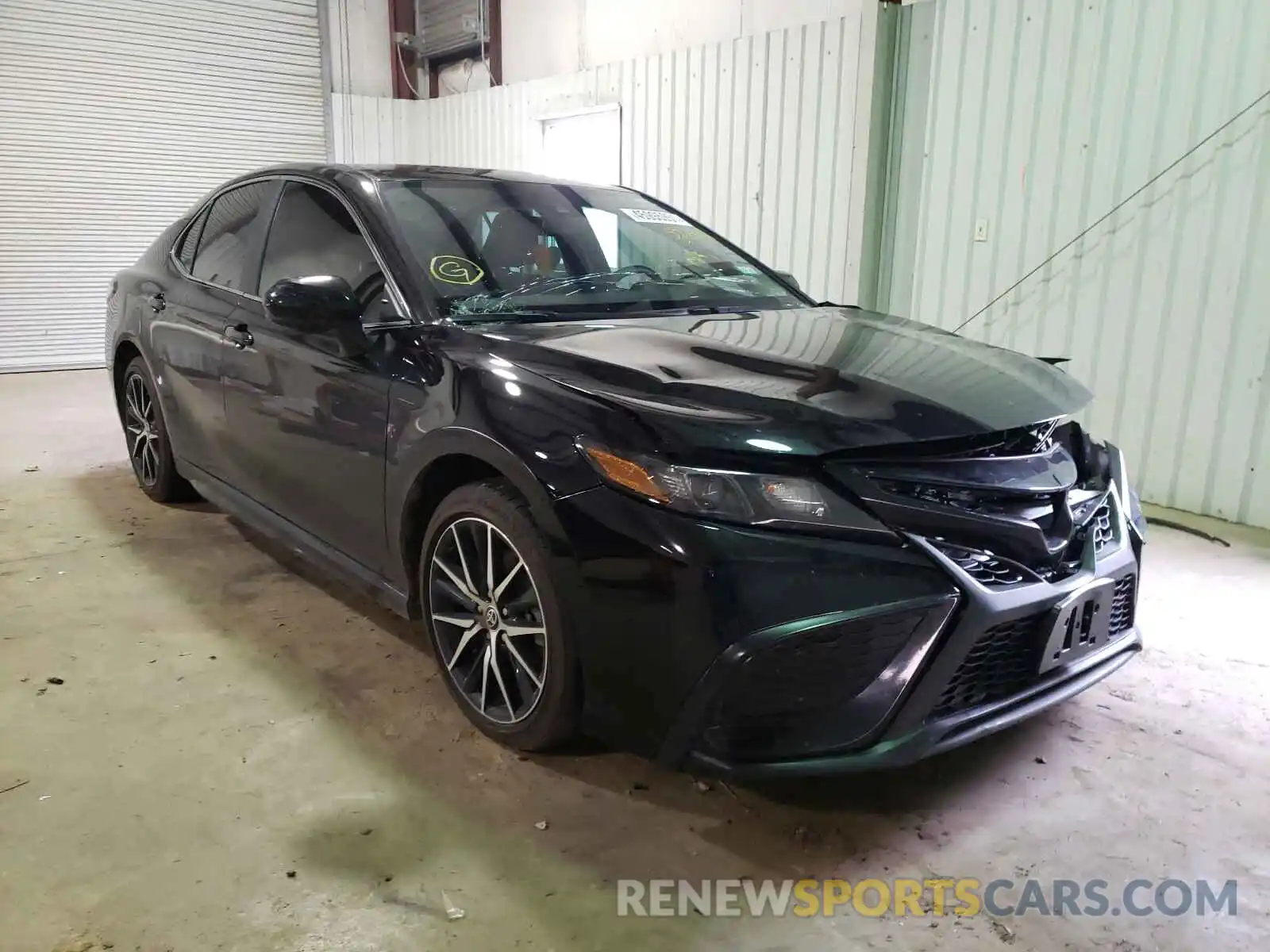 1 Photograph of a damaged car 4T1G11AKXMU521402 TOYOTA CAMRY 2021