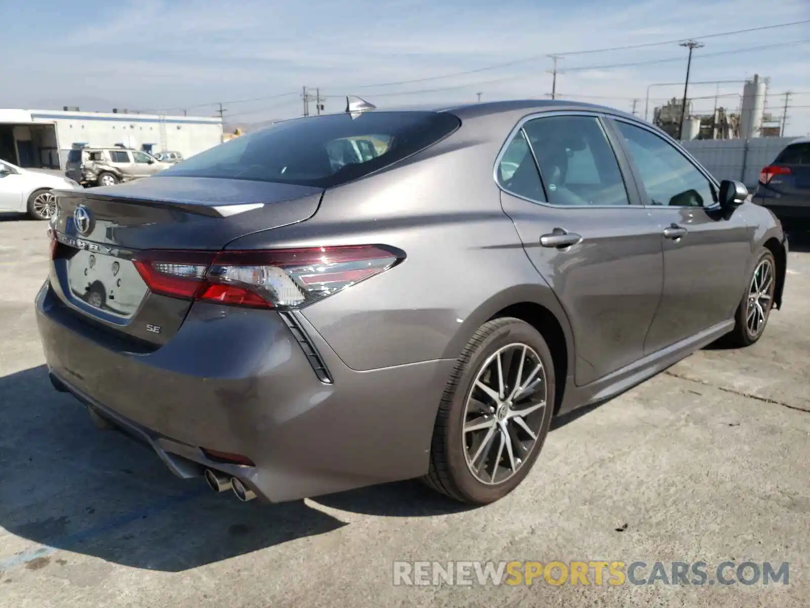 4 Photograph of a damaged car 4T1G11AKXMU527345 TOYOTA CAMRY 2021