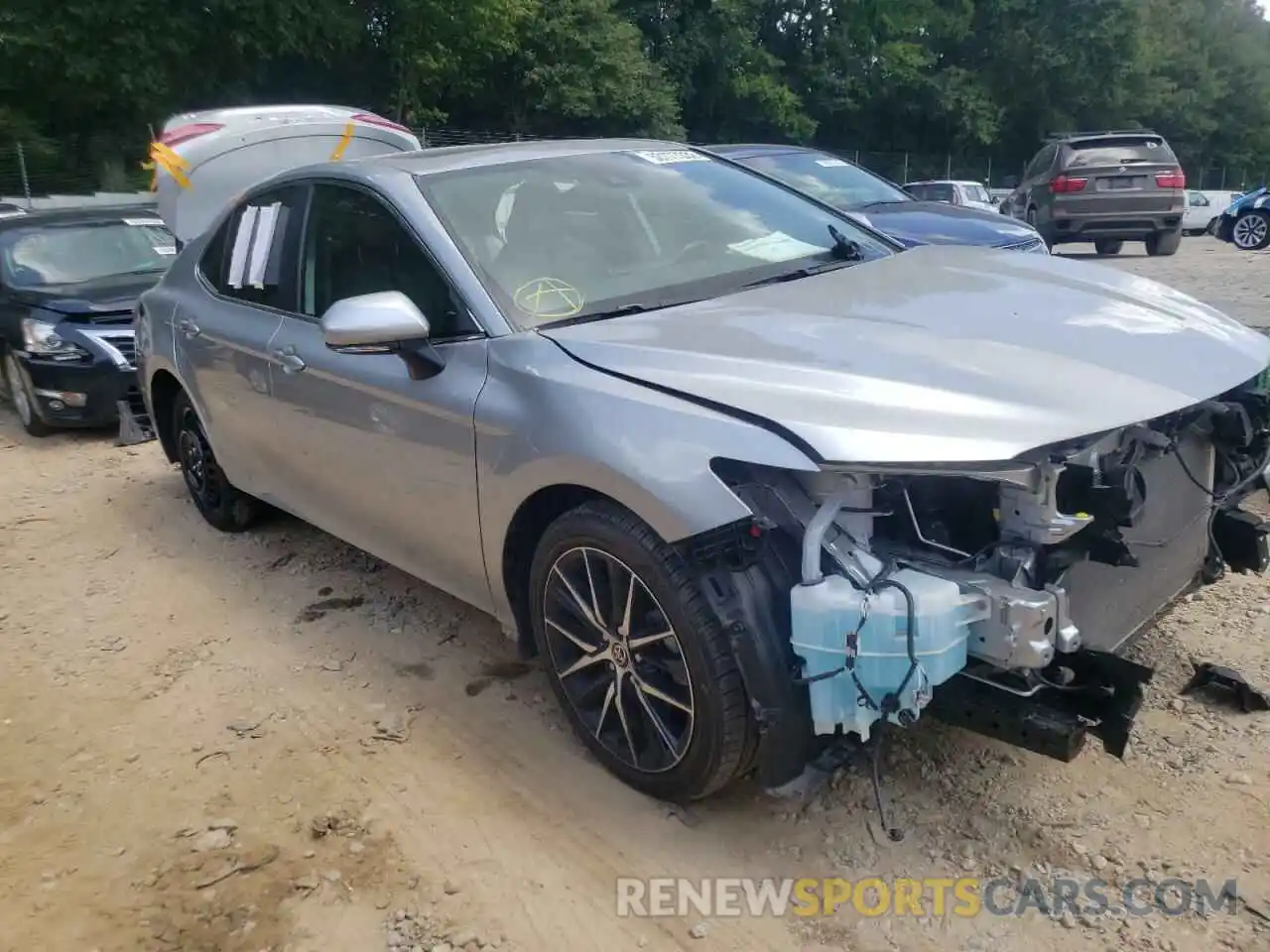 1 Photograph of a damaged car 4T1G11AKXMU529466 TOYOTA CAMRY 2021