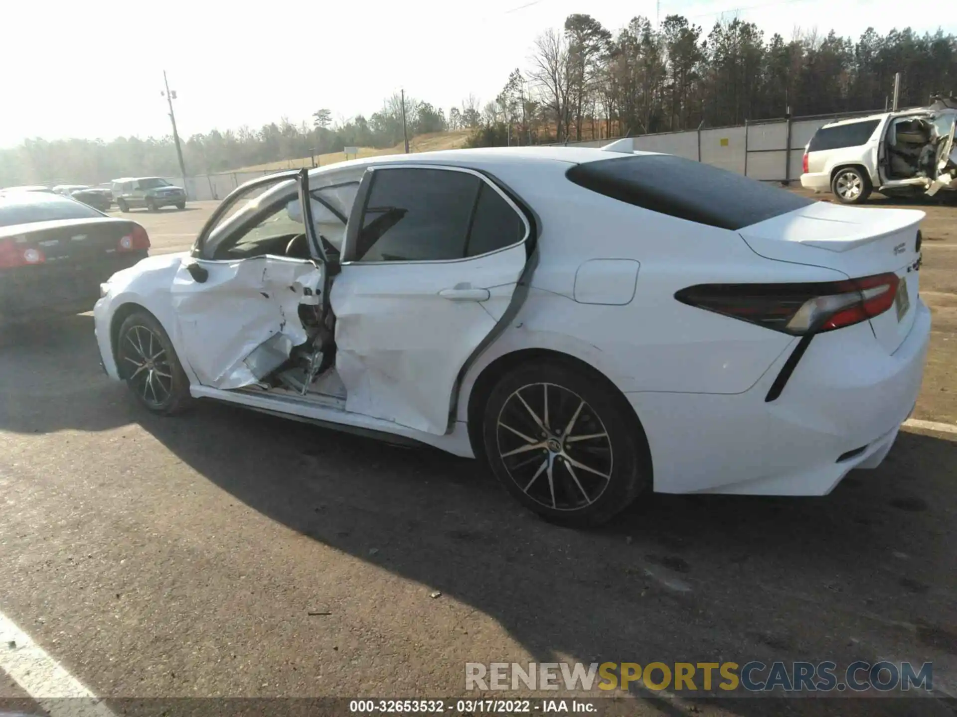 3 Photograph of a damaged car 4T1G11AKXMU531556 TOYOTA CAMRY 2021