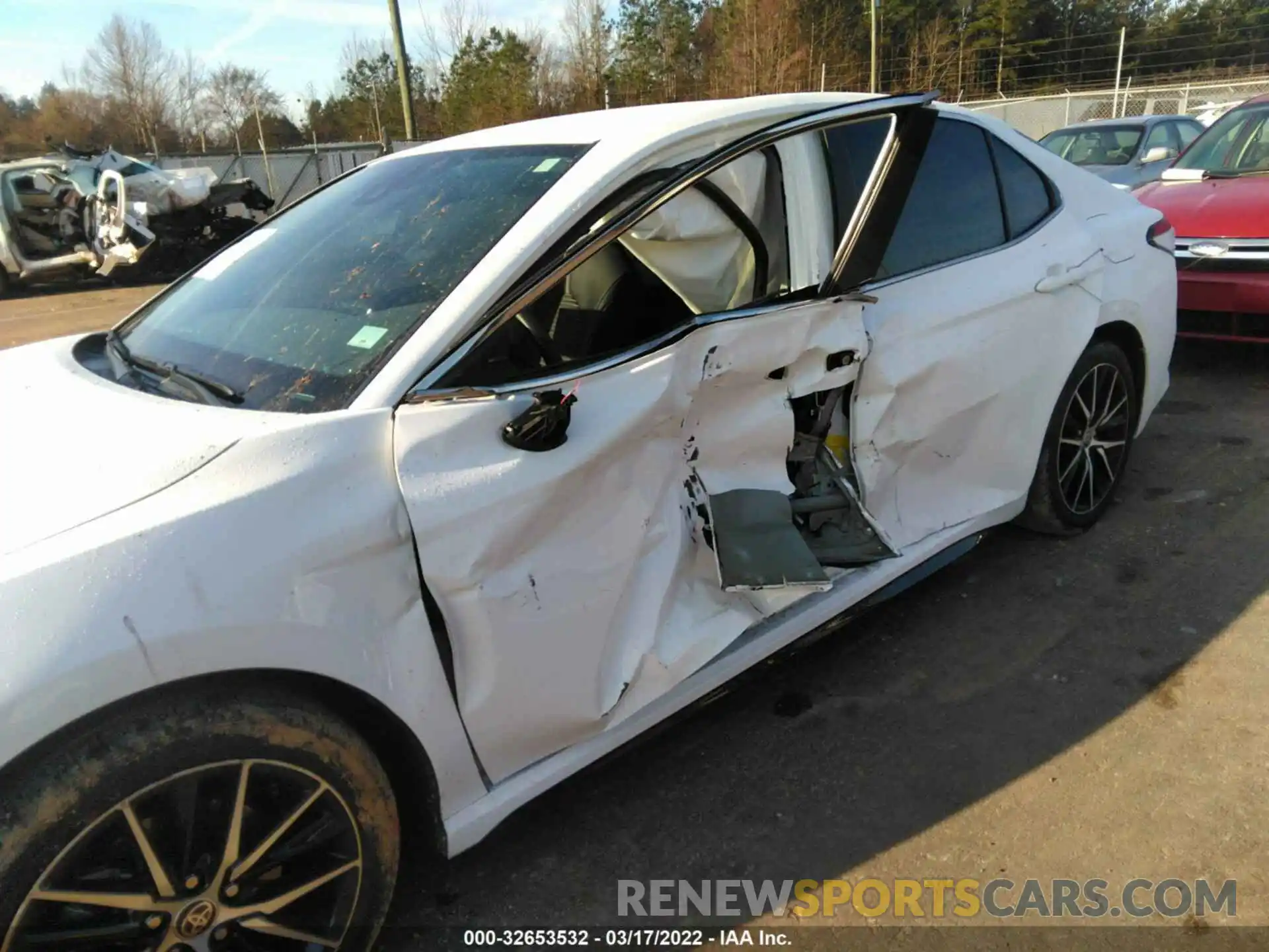 6 Photograph of a damaged car 4T1G11AKXMU531556 TOYOTA CAMRY 2021