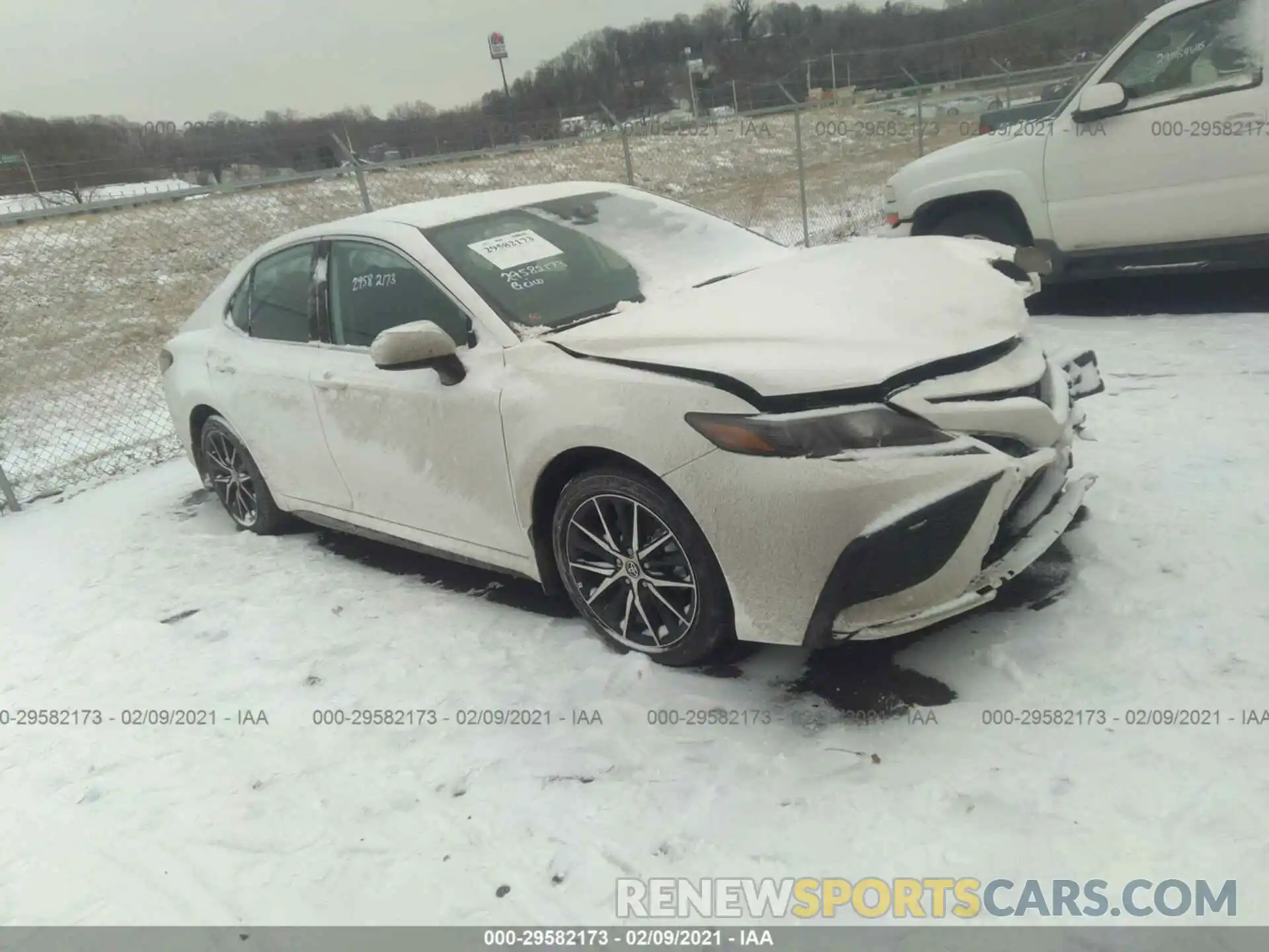 1 Photograph of a damaged car 4T1G11AKXMU535879 TOYOTA CAMRY 2021