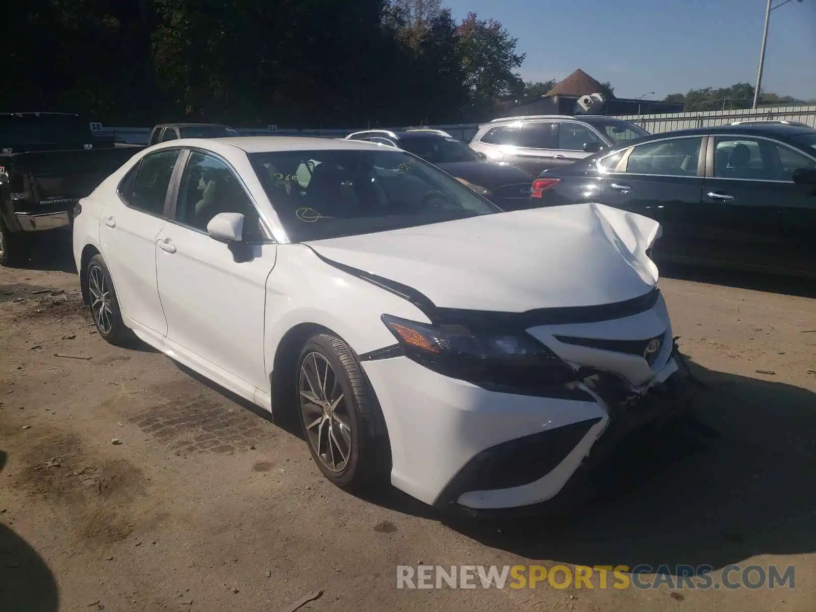 1 Photograph of a damaged car 4T1G11AKXMU540645 TOYOTA CAMRY 2021