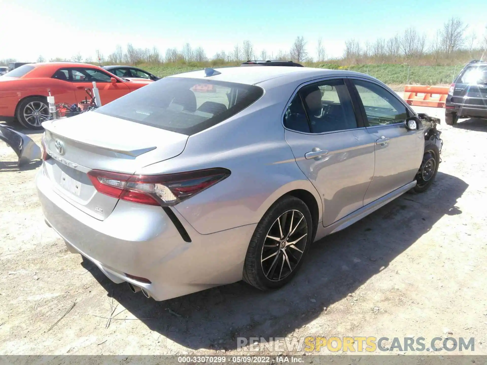 4 Photograph of a damaged car 4T1G11AKXMU548664 TOYOTA CAMRY 2021