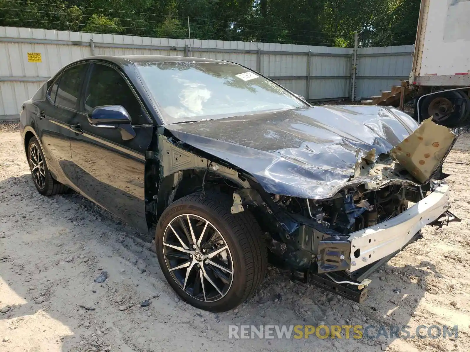 1 Photograph of a damaged car 4T1G11AKXMU555453 TOYOTA CAMRY 2021