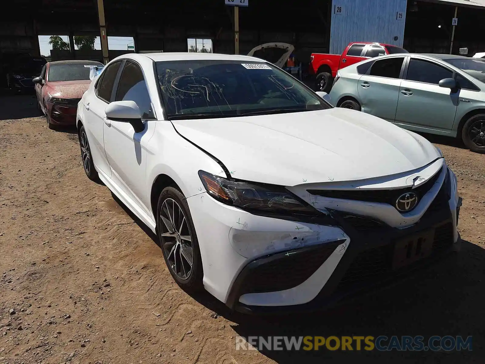 1 Photograph of a damaged car 4T1G11AKXMU556165 TOYOTA CAMRY 2021