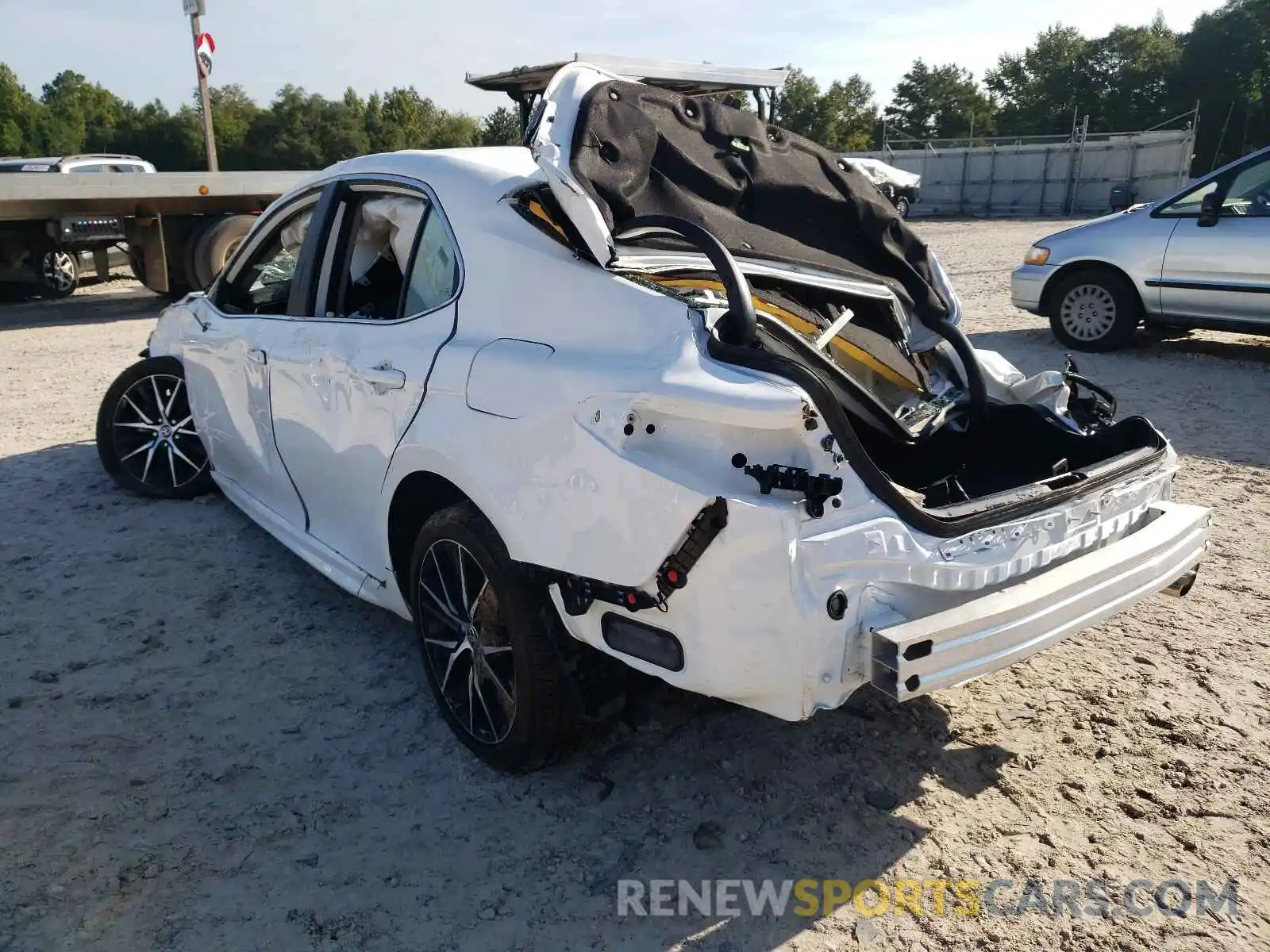 3 Photograph of a damaged car 4T1G11AKXMU556537 TOYOTA CAMRY 2021