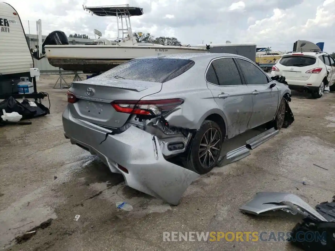 4 Photograph of a damaged car 4T1G11AKXMU564489 TOYOTA CAMRY 2021