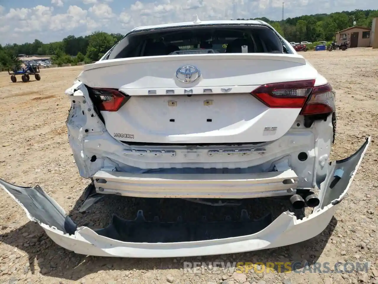 9 Photograph of a damaged car 4T1G11AKXMU569269 TOYOTA CAMRY 2021