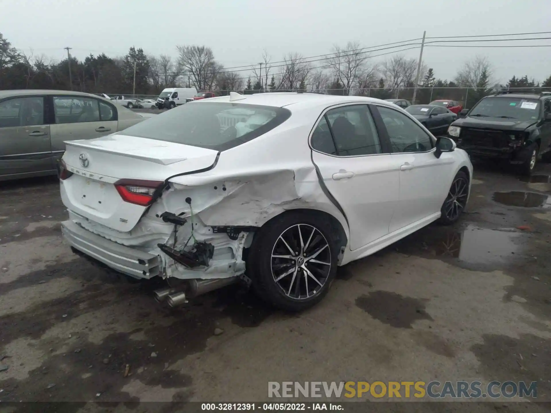 4 Photograph of a damaged car 4T1G11AKXMU570857 TOYOTA CAMRY 2021