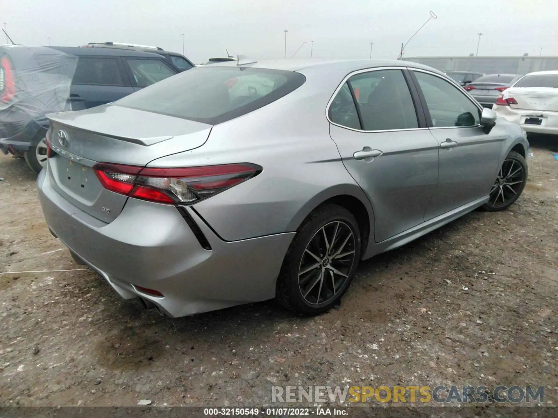 4 Photograph of a damaged car 4T1G11AKXMU576254 TOYOTA CAMRY 2021