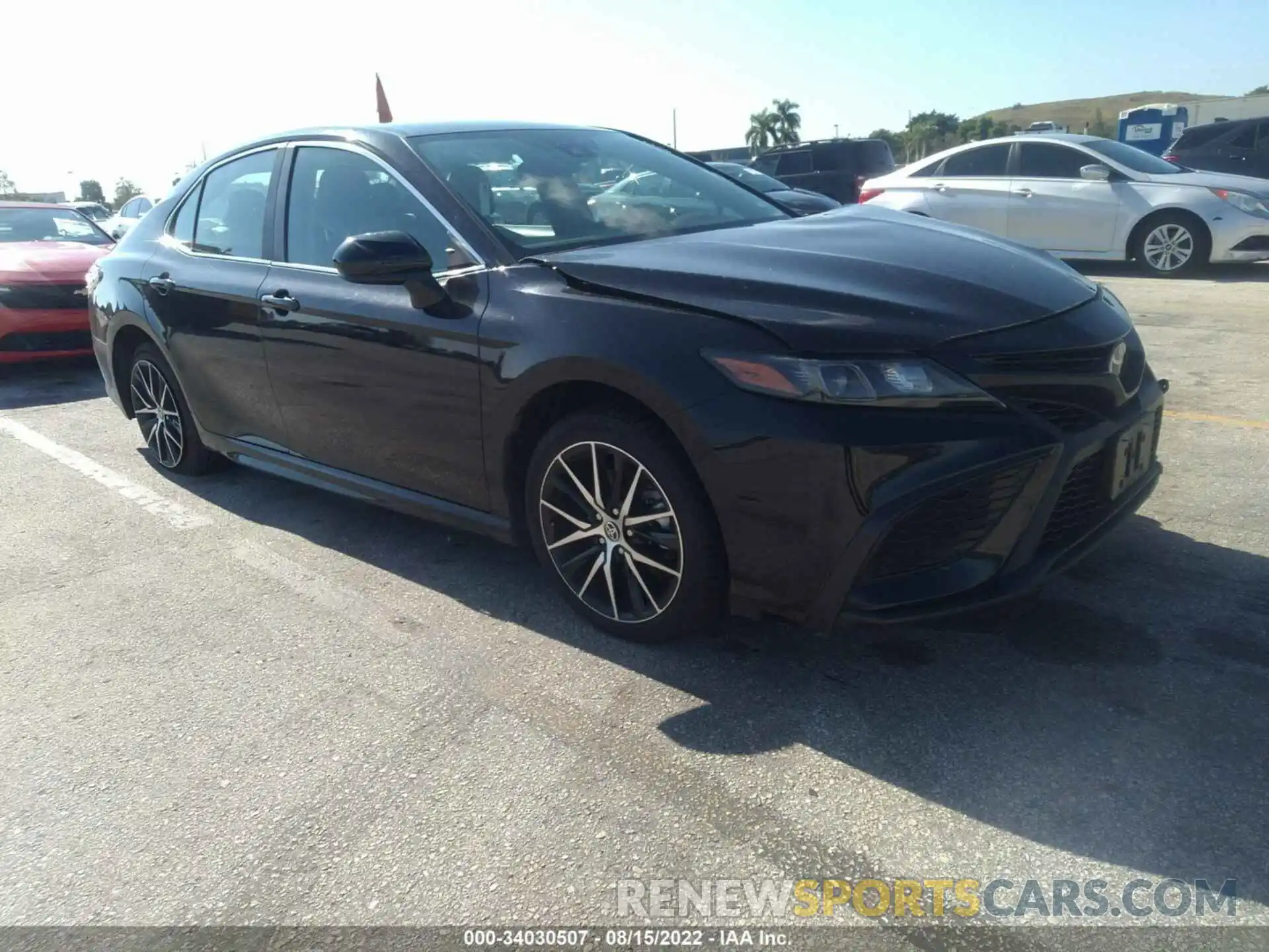 1 Photograph of a damaged car 4T1G11AKXMU585214 TOYOTA CAMRY 2021