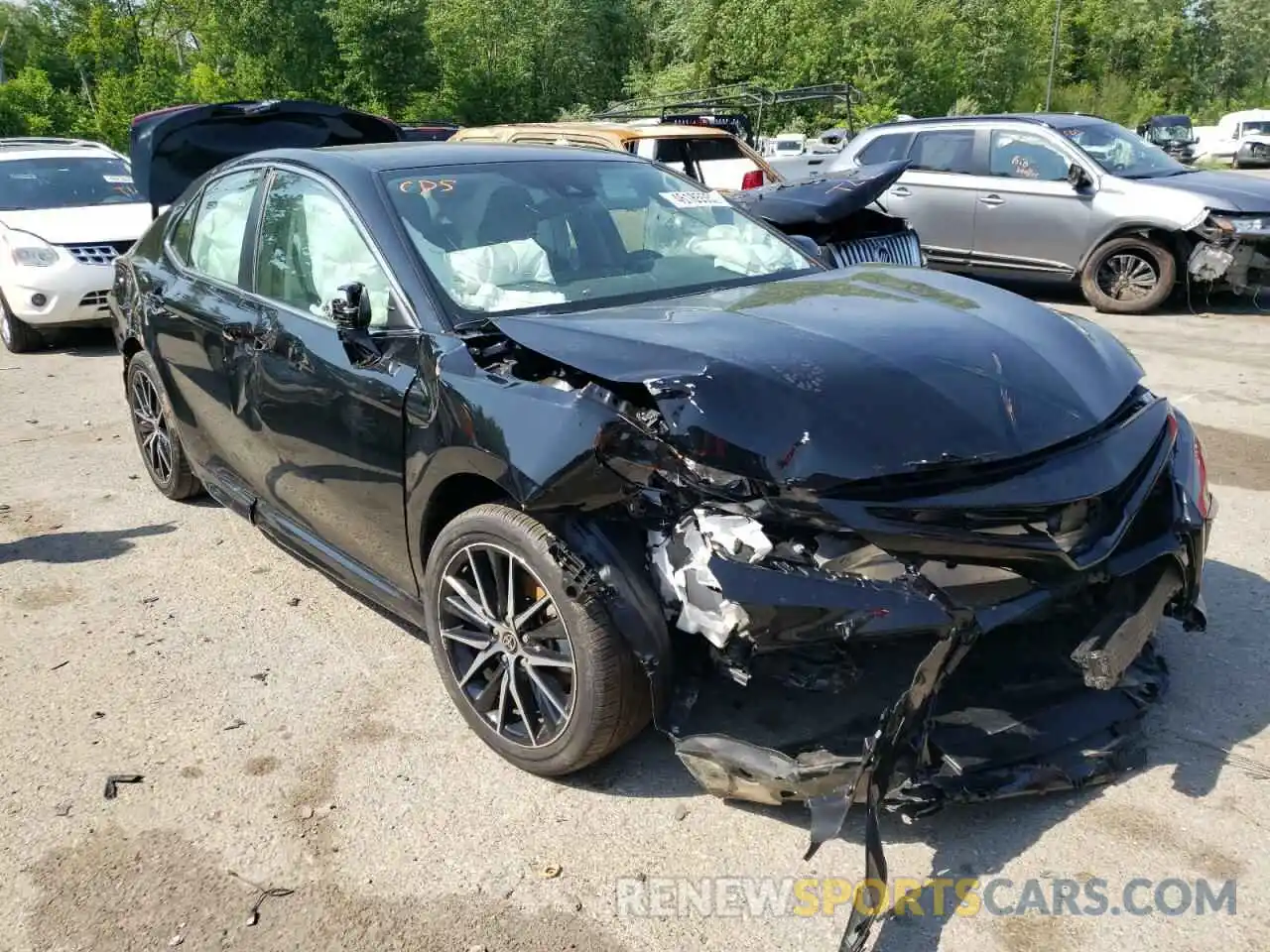 1 Photograph of a damaged car 4T1G11AKXMU599209 TOYOTA CAMRY 2021