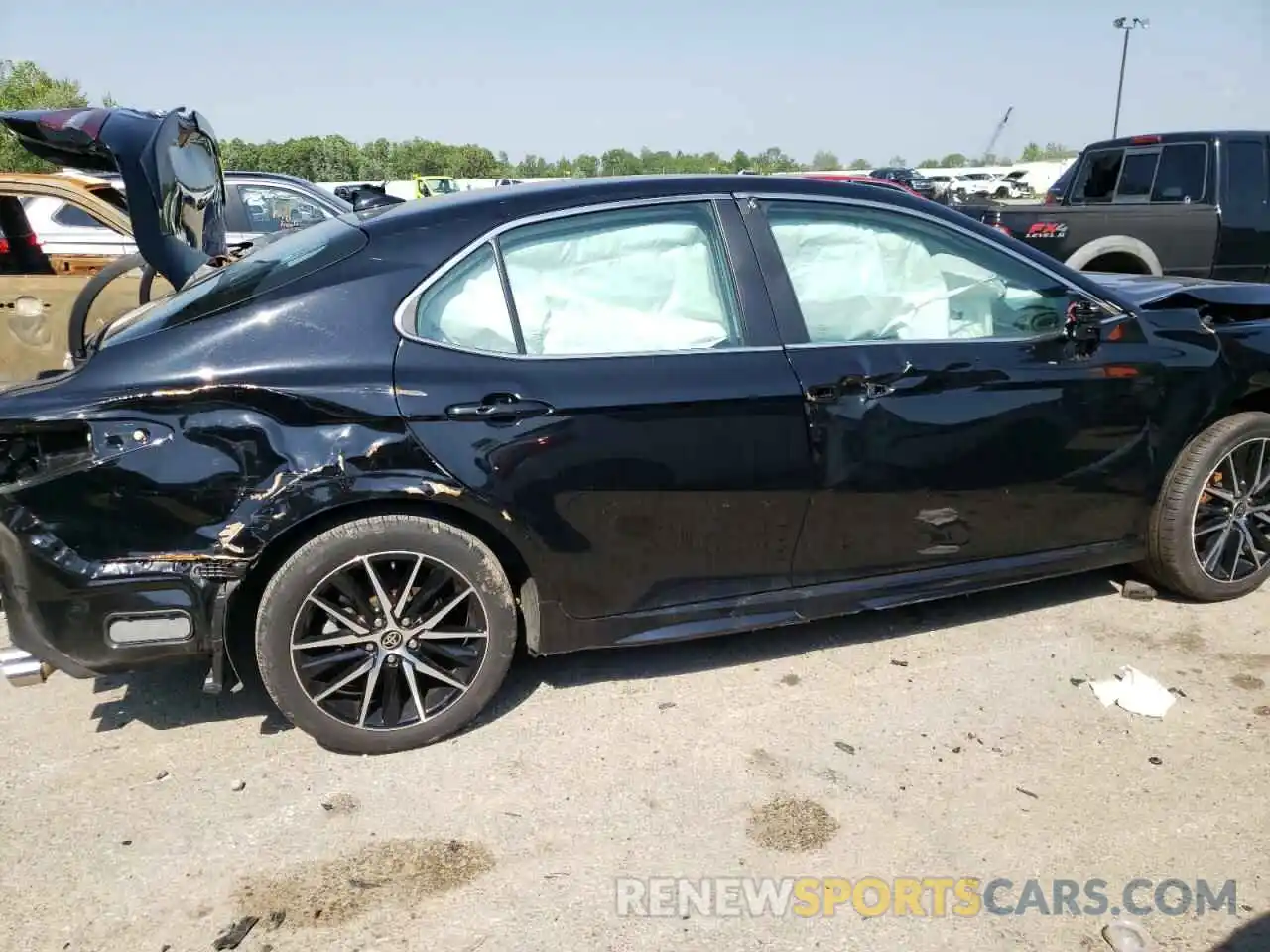 9 Photograph of a damaged car 4T1G11AKXMU599209 TOYOTA CAMRY 2021