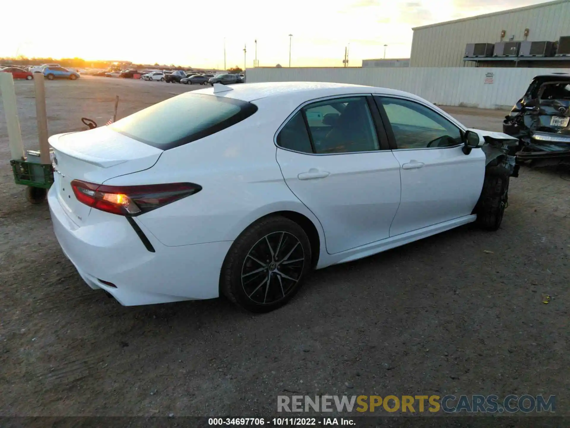 4 Photograph of a damaged car 4T1G11AKXMU606286 TOYOTA CAMRY 2021