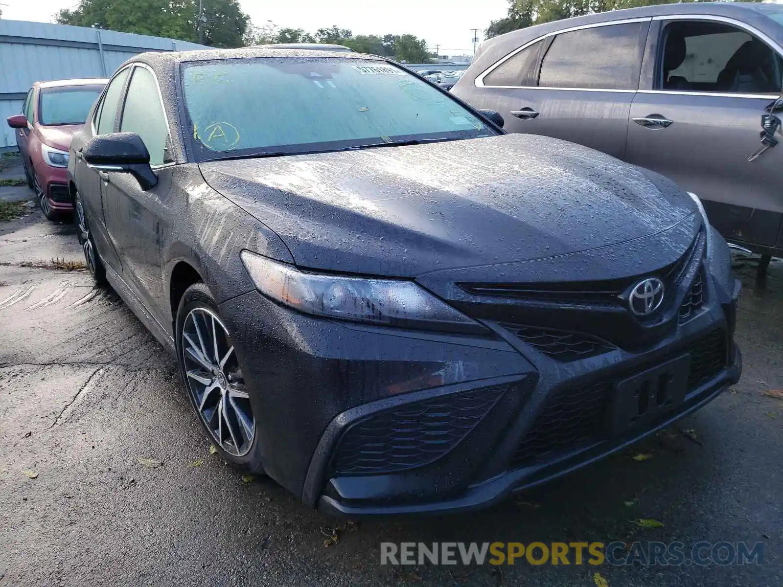 1 Photograph of a damaged car 4T1G11BK1MU024012 TOYOTA CAMRY 2021