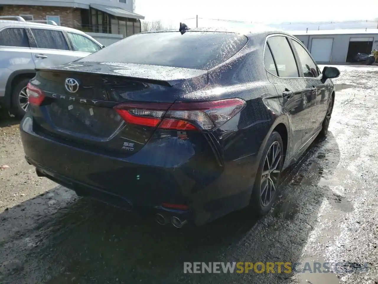 4 Photograph of a damaged car 4T1G11BK1MU033762 TOYOTA CAMRY 2021