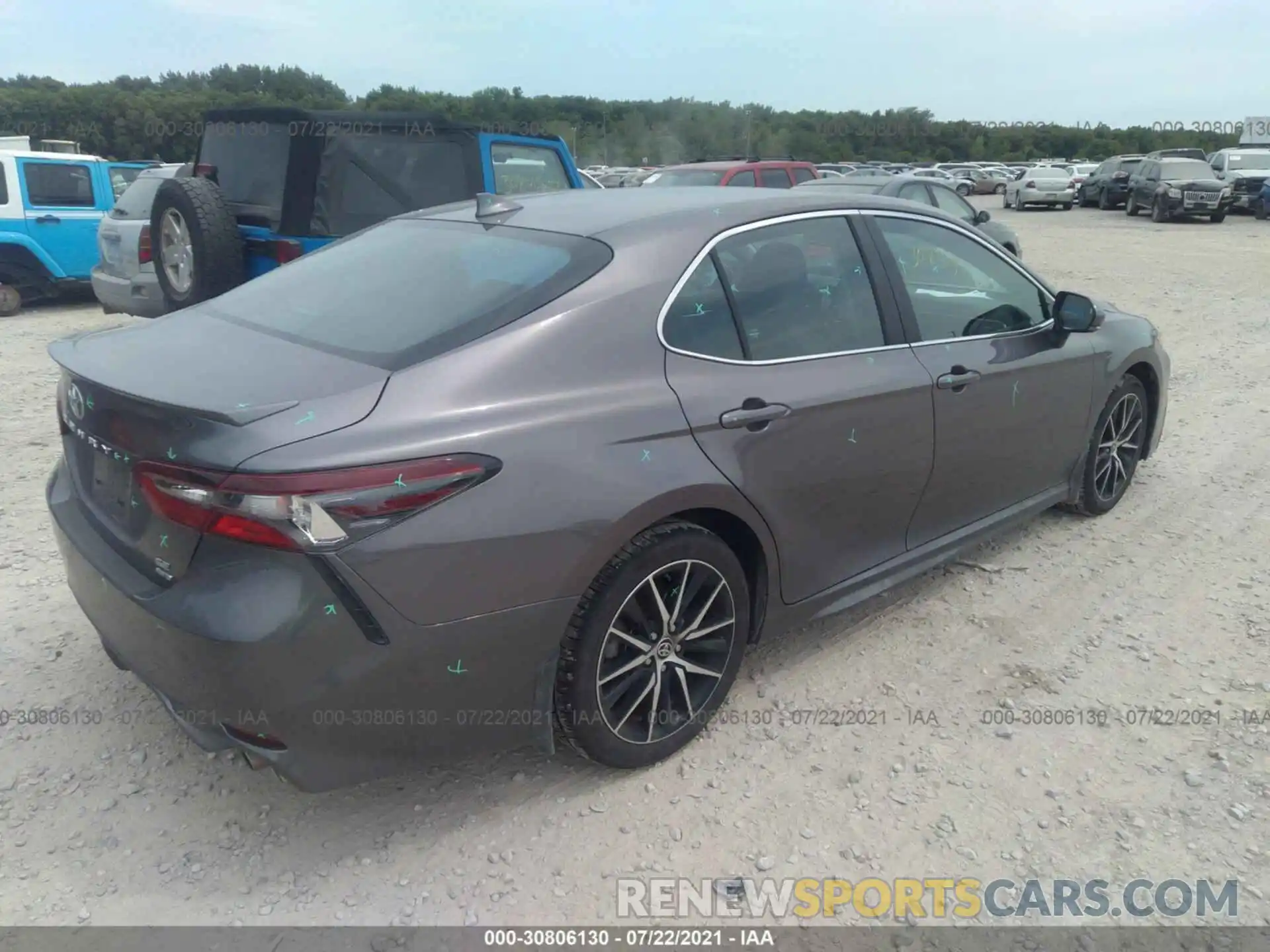 4 Photograph of a damaged car 4T1G11BK2MU027730 TOYOTA CAMRY 2021