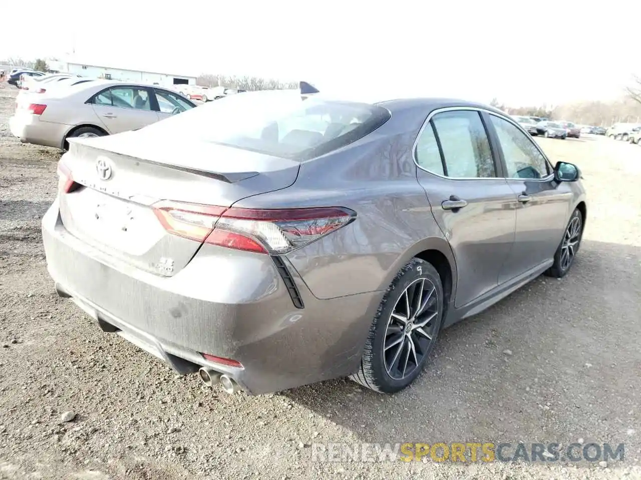 4 Фотография поврежденного автомобиля 4T1G11BK2MU037528 TOYOTA CAMRY 2021