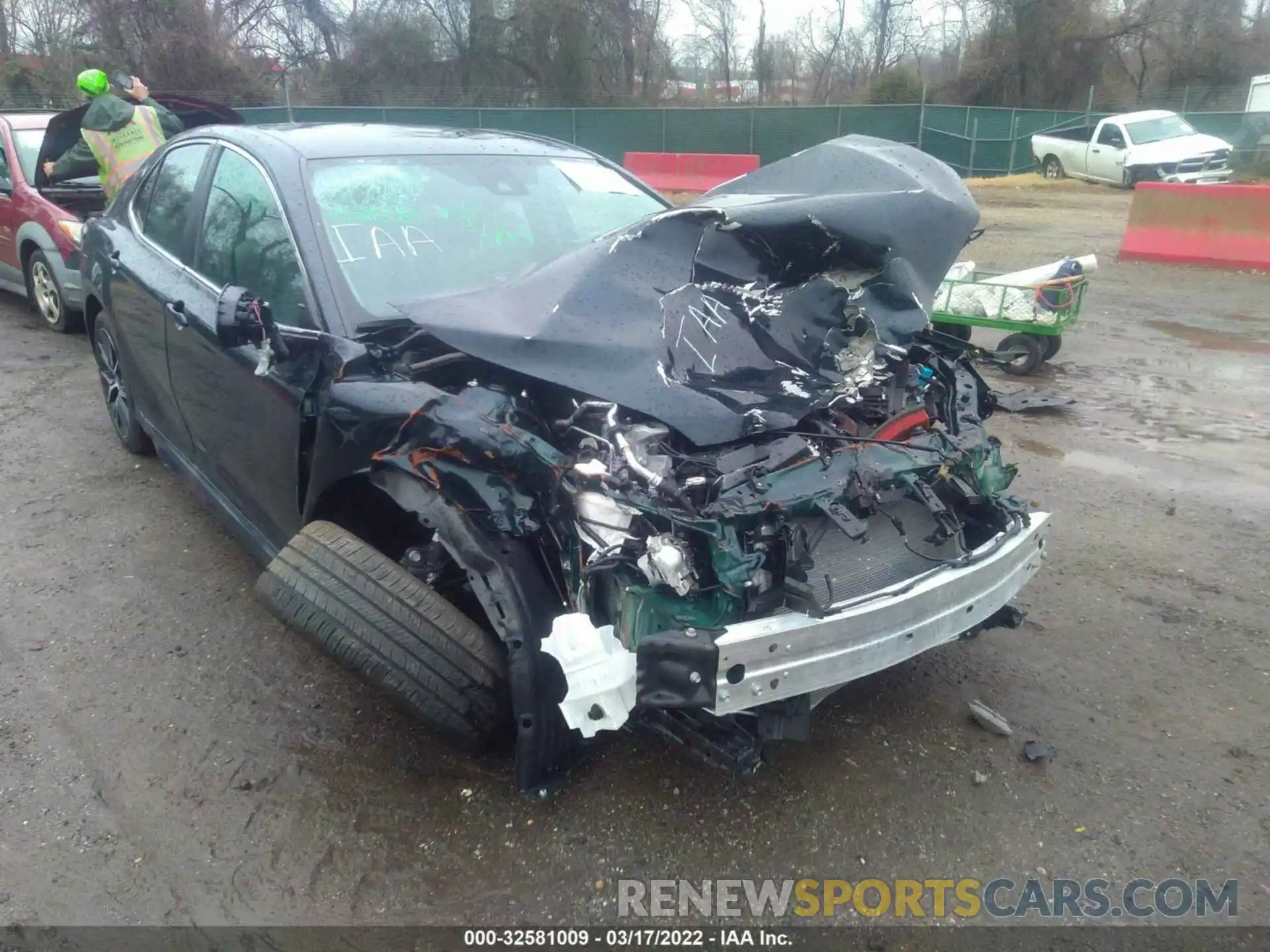 6 Photograph of a damaged car 4T1G11BK4MU039412 TOYOTA CAMRY 2021