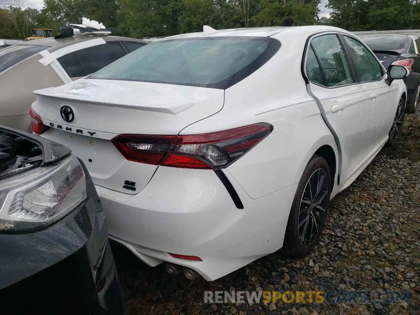 4 Photograph of a damaged car 4T1G11BK4MU043041 TOYOTA CAMRY 2021