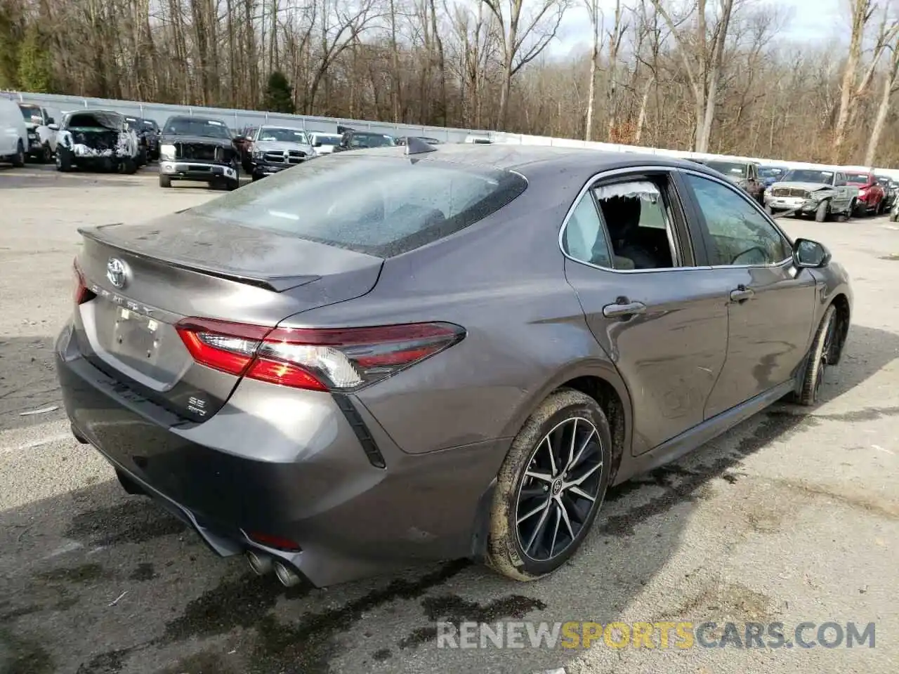 4 Photograph of a damaged car 4T1G11BK5MU035109 TOYOTA CAMRY 2021