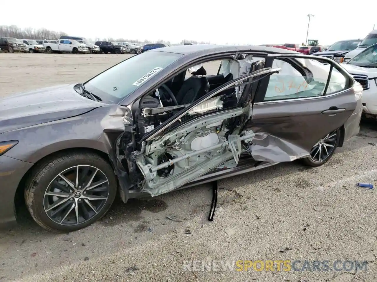 9 Photograph of a damaged car 4T1G11BK5MU035109 TOYOTA CAMRY 2021