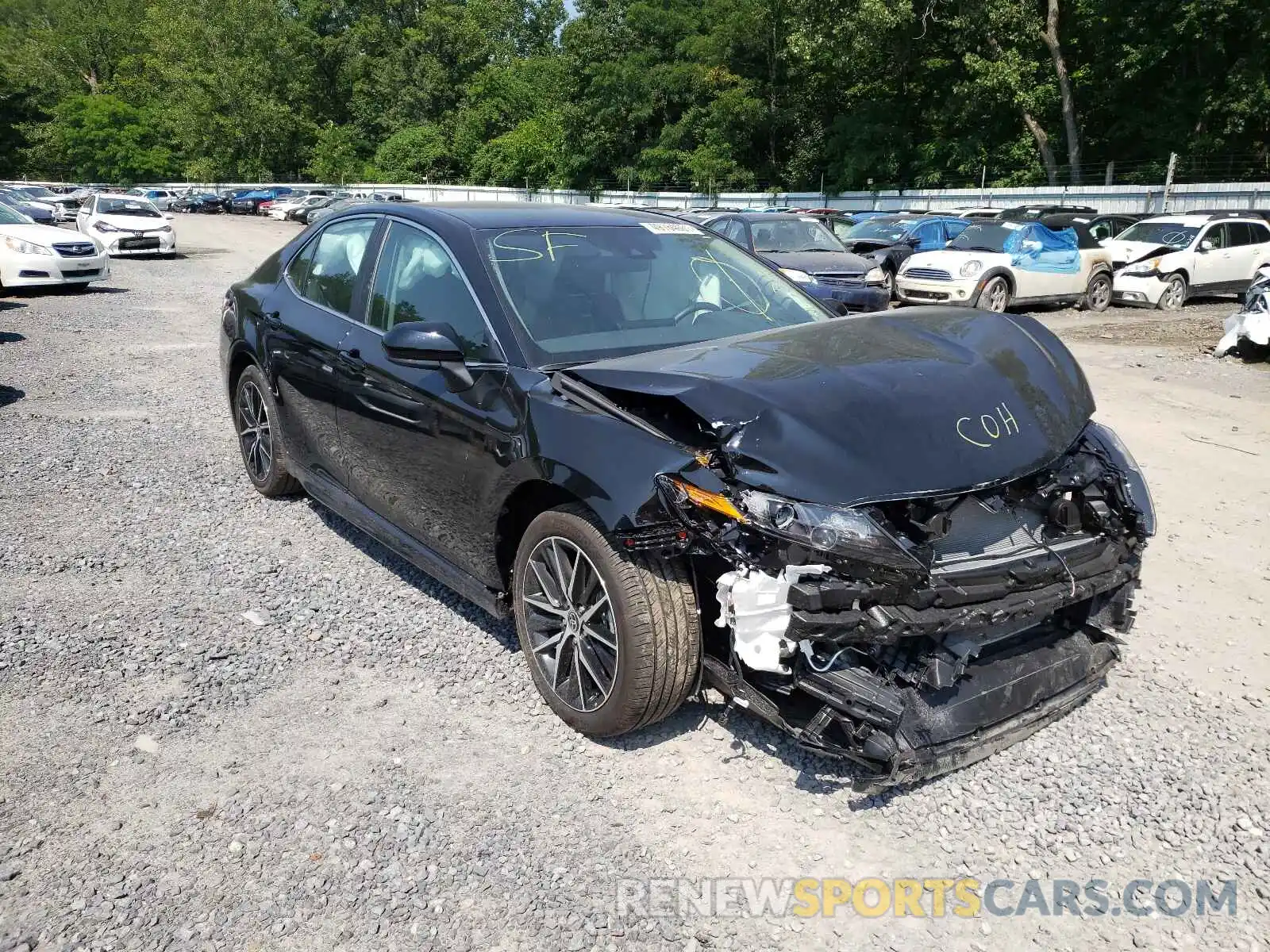 1 Photograph of a damaged car 4T1G11BK6MU023910 TOYOTA CAMRY 2021