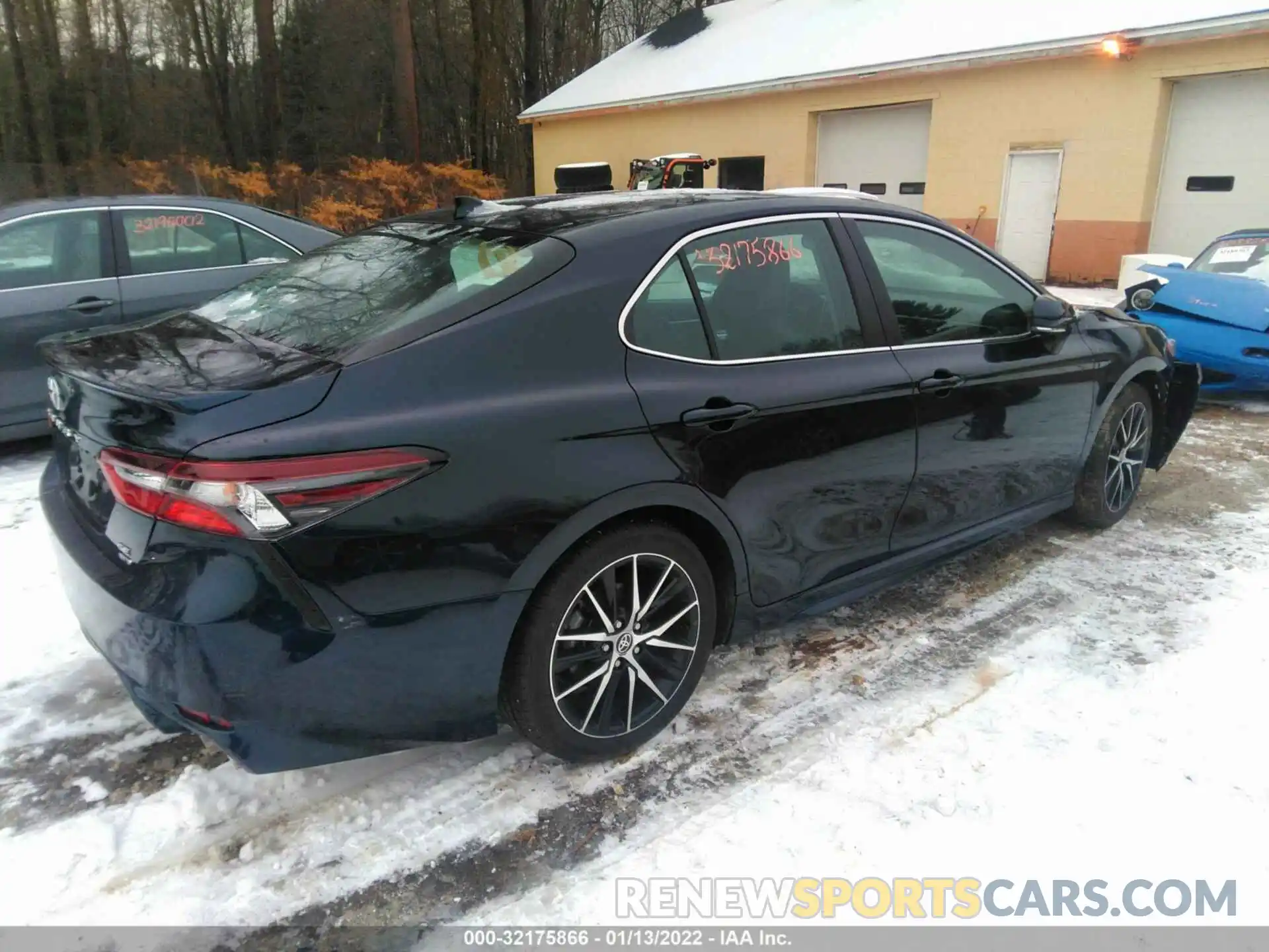 4 Photograph of a damaged car 4T1G11BK6MU044157 TOYOTA CAMRY 2021