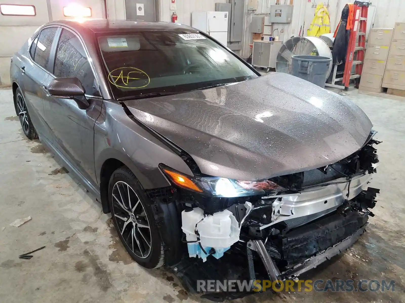 1 Photograph of a damaged car 4T1G11BK8MU023570 TOYOTA CAMRY 2021